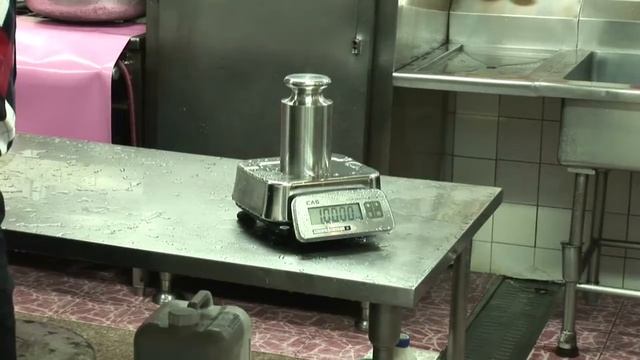 Обзор настольных весов CAS FW500 смотреть онлайн