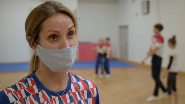 Акробатический рок-н-ролл и буги-вуги на стадионе Калининград смотреть онлайн