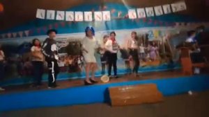 Танец бьенсе в лагере