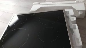 Распаковка - Электрическая варочная панель Electrolux CPE6421KX