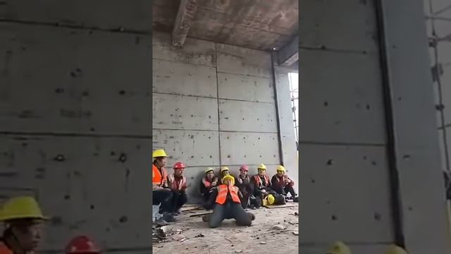 Это шедевр! Танец строителя