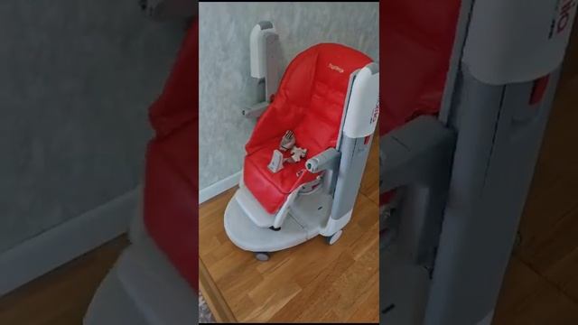 Стульчик для кормления Peg Perego Tatamia смотреть онлайн