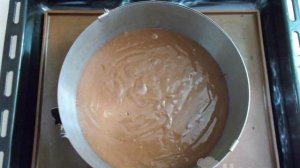 Шоколадный торт на кефире с кремом из сгущенки и сметаны