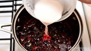 Пирог с ежевикой из песочного теста