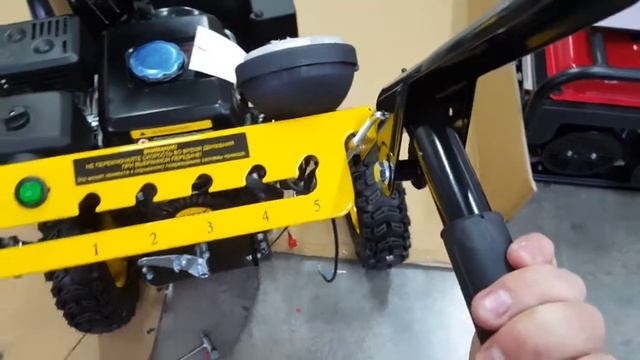 Снегоуборщик HUTER SGC 4800B. Быстрая сборка и запуск