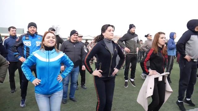 Хасавюртовцы вышли на утреннюю зарядку смотреть онлайн