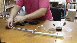 Подключение герметического блока питания к светодиодной ленте 12V