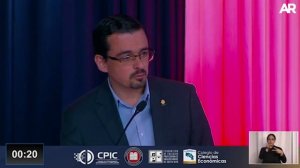 Choques entre Villalta y Chaves acaparan primer debate presidencial de colegios profesionales