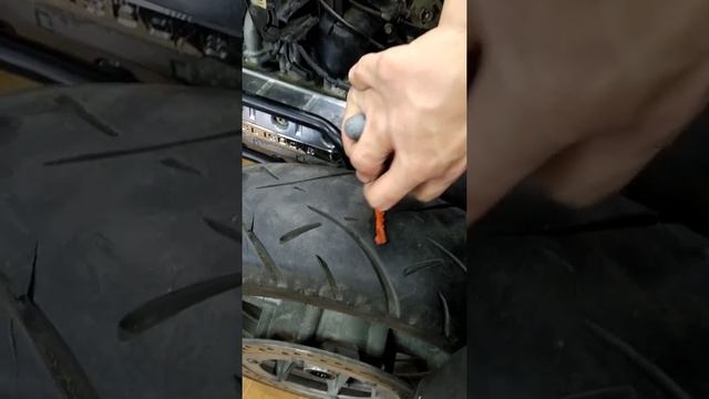 Ремонт прокола колеса жгутом смотреть онлайн