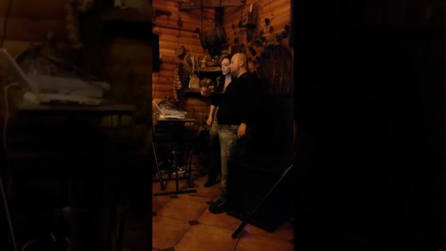 «Остаётся с грустью вспоминать» - Старушки искоса на нас глядят, Не узнают-А я #хочу,а я хочу опять смотреть онлайн