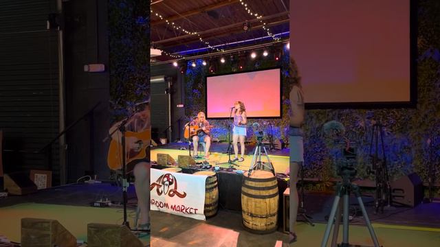 BJ Wilbanks & Carly Gibson - music performance at Atlanta mushroom market 2023 смотреть онлайн