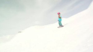 Большие горы - маленькая сноубордистка/young girl with snowboard