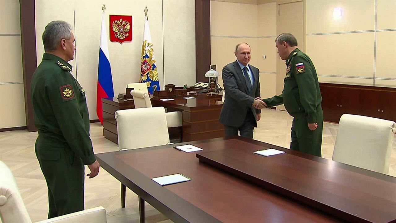 В Ново-Огареве Владимир Путин выслушал доклады мин...ергея Шойгу и главы Генштаба Валерия Герасимова