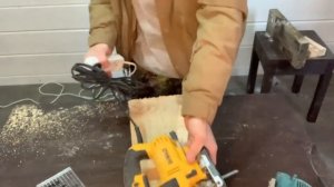 Сетевой лобзик DEWALT DWE 349 в 2021 году? Личное мнение - отзыв