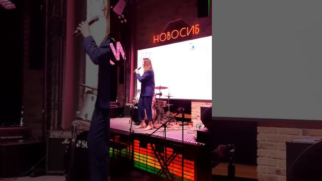 Натали Попова - Посмотри в глаза - Cover - Виртуозы Новосибирск смотреть онлайн