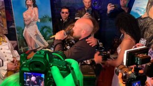 Первая выставка картин художника Сергея Глушко !!! Очередь из звёзд !!!