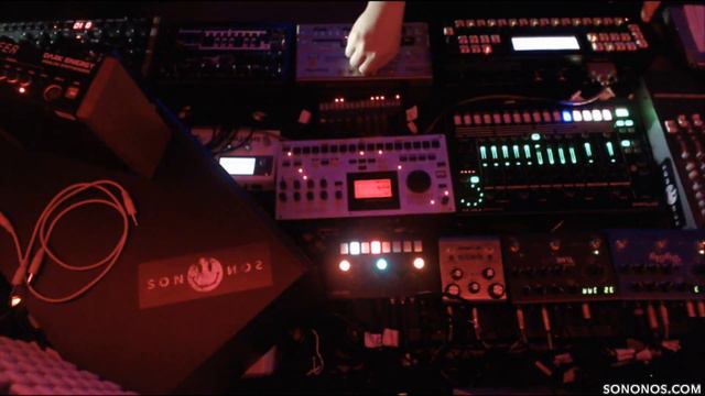 Live acid techno!