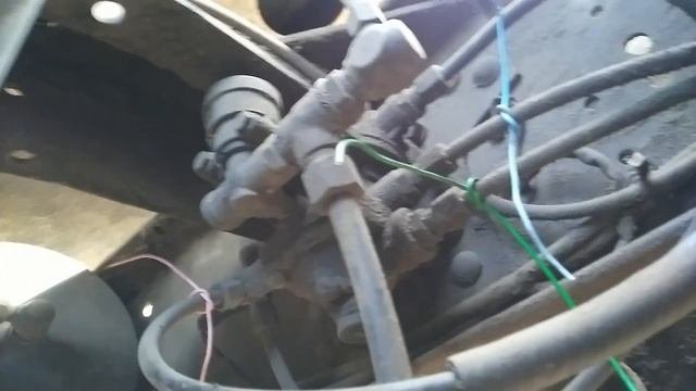 Почему не откидываются тормоза полуприцепа. Нашли проблему.