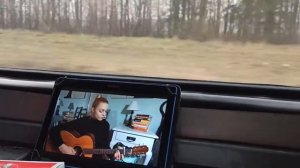 Американка поет русскую песню "Конь"