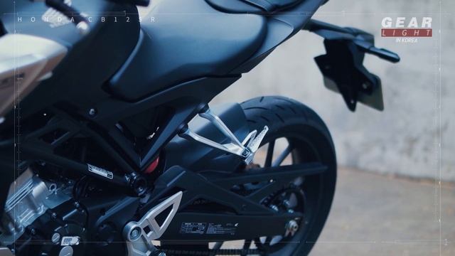Honda CB125R Test Drive in Korea смотреть онлайн