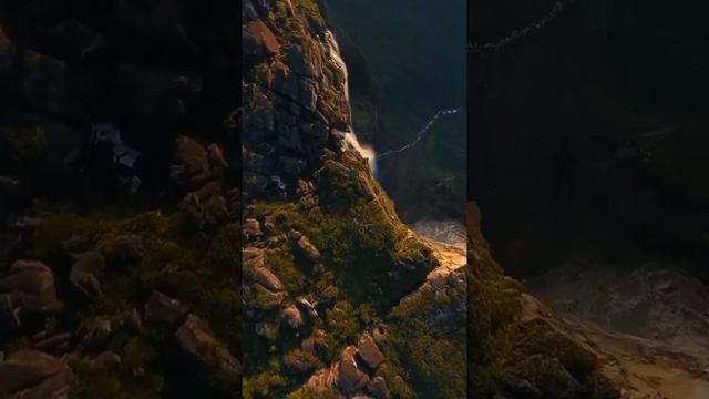 Падение с 1400 м в водопад 1000 м ?? Так редко можно увидеть водопад Анхель в таком виде.