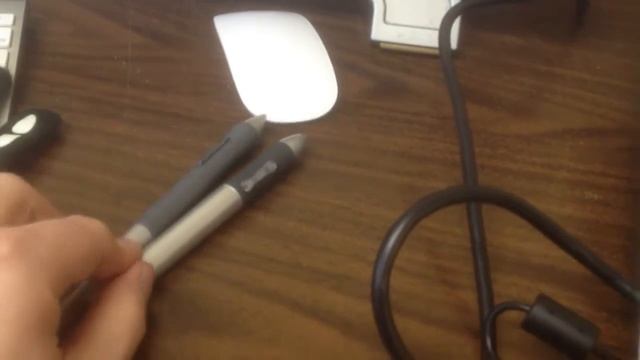 Yiynova 19 Tablet Monitor и Cintiq 20WSX бок о бок смотреть онлайн