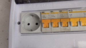 Ниссан Лиф не покупай !!! пока не сделаешь  точку зарядки !