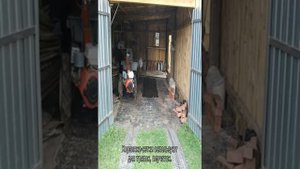 Хранение лопат и граблей в сарае