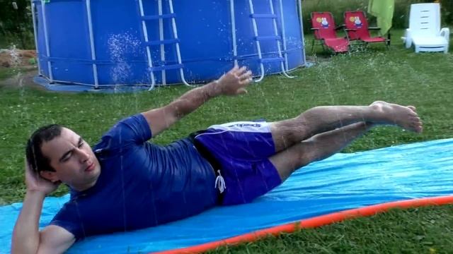 Водная горка для детей H2O GO. Катаемся с горки на животиках. Water Slide for kids. Кикидо смотреть онлайн