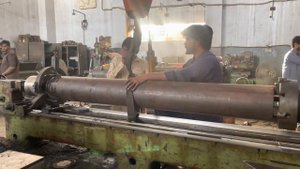 Вышел из строя гидроцилиндр. Делаем новый цилиндр из высокопрочных труб.