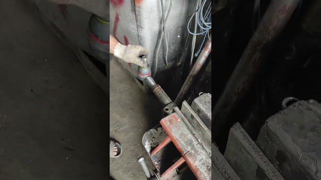 ЗАМЕНА ШКВОРНЕЙ. DAF-105