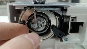 Швейная машина Janome LE 15