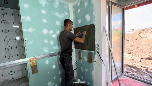 Фартук на кухне из крупноформатный плитки, керамогранит 1200 на 600