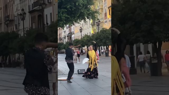 Фламенко на вулиці Севільї #севілья #sevilla #españa #іспанія #spain #seville смотреть онлайн