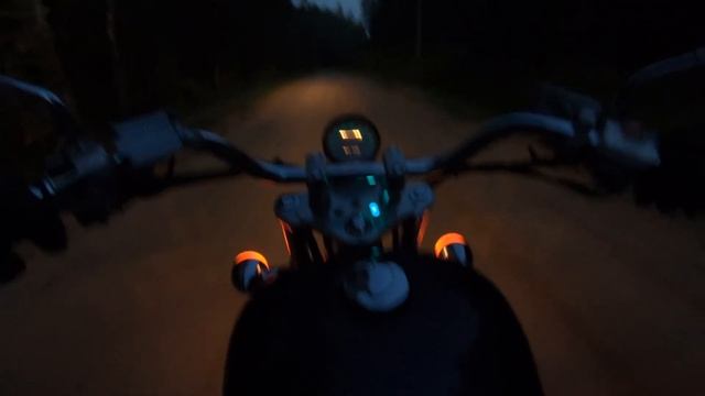 Эндуро на Круизере HONDA Shadow VT-600 C или Можно ли на Круизере съезжать с Асфальта? смотреть онлайн