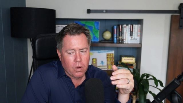 How To React To "I Don't Want To Move Forward" смотреть онлайн