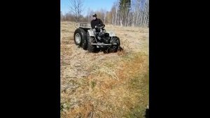 Самодельный плавающий небольшой вездеход с узлом перелома на шаровых опорах