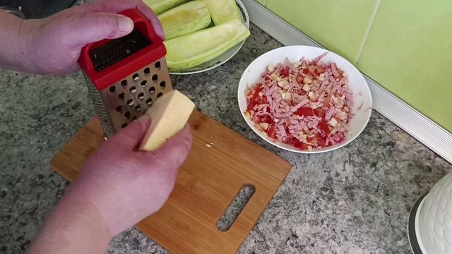 Рецепт очень вкусных кабачков в духовке с начинкой. Как приготовить кабачки. Кабачки рецепт.