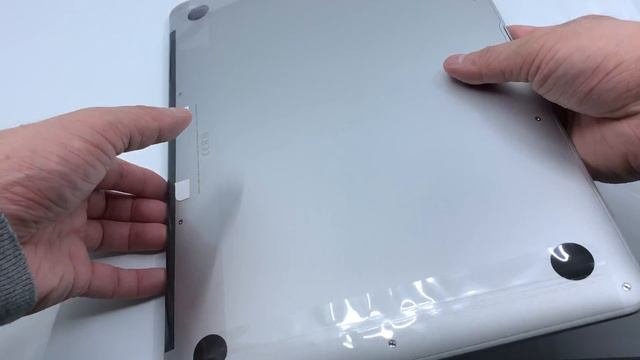 MacBook Air (13-inch, 2017) ? Unboxing