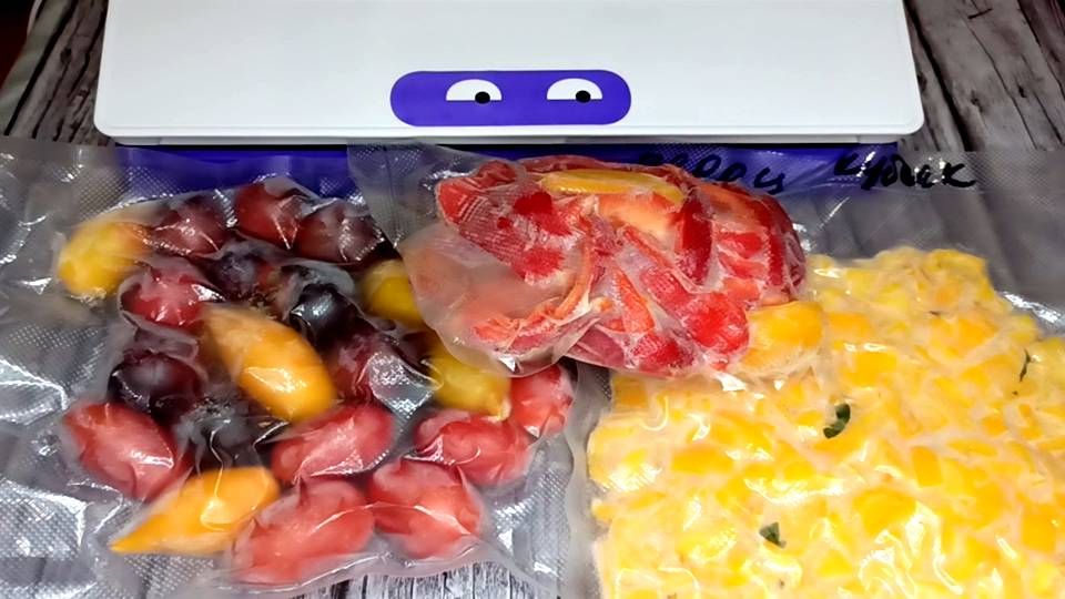 ТЕПЕРЬ ОВОЩИ И ДРУГИЕ ПРОДУКТЫ ХРАНЯТСЯ В 5 РАЗ ДОЛЬШЕ? Обзор Вакууматора #Kitfort KT-1523-1 #отзыв