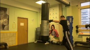 Тестирую боксёрские перчатки