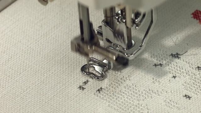 Brother Innov is Ie Машинная вышивка крестиком. Пример. смотреть онлайн