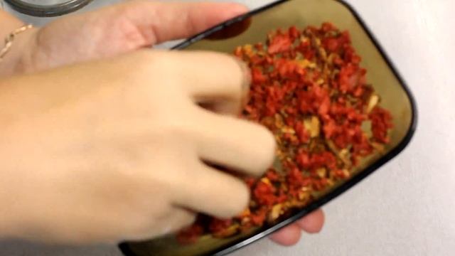 Приправы и специи больше не покупаю. Готовлю сама. Томат и базилик! Супер!100 %
