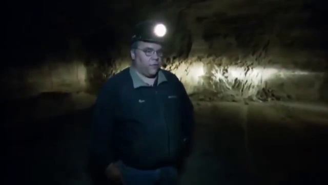 Working in a salt mine, Salt is a way of life смотреть онлайн