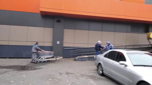 Киоск на ул. Александра Архипенка, 8 смотреть онлайн