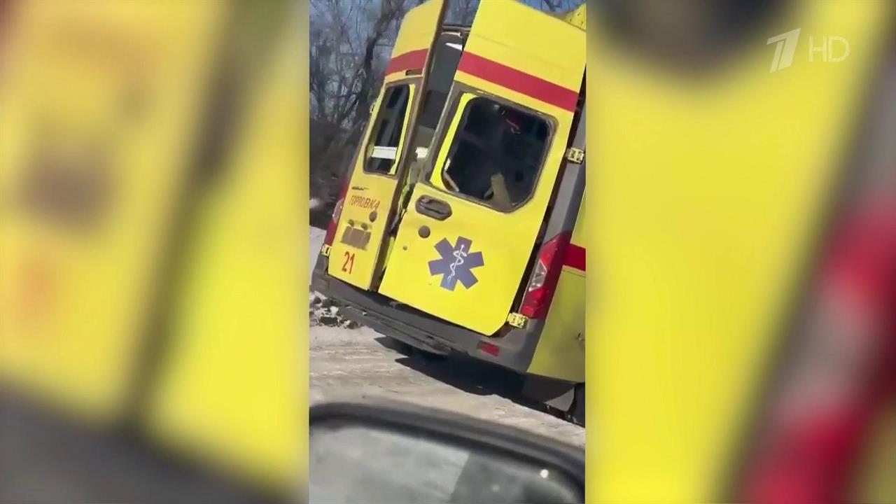 Украинские боевики нанесли удар по машине скорой помощи в Горловке