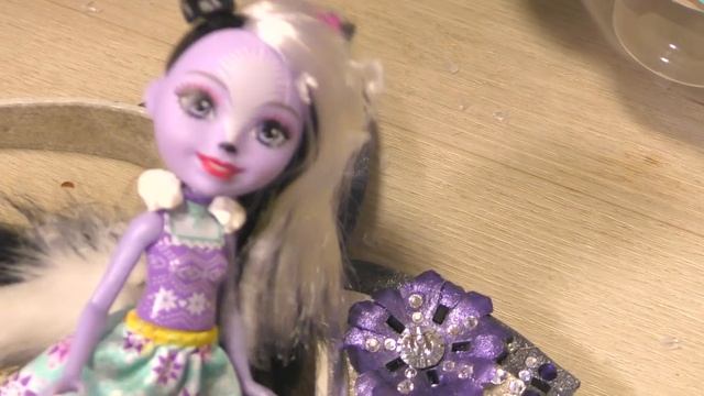 Энчантималс Скунси Снежная Долина Куклы Enchantimals / Pretty Katy Queen смотреть онлайн