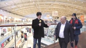 #1 Странный интервьюер пристает к людям. Антон Теляков