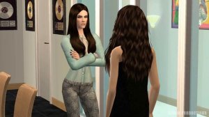 Lana and Lorde Struggle to be Nice to Each Other