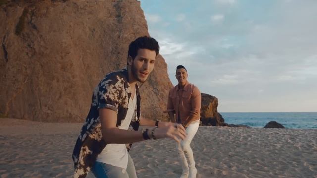Joey Montana, Sebastián Yatra - Suena El Dembow смотреть онлайн